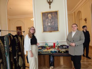 Stół okrągły UW i Uzbekistan 01.06.26